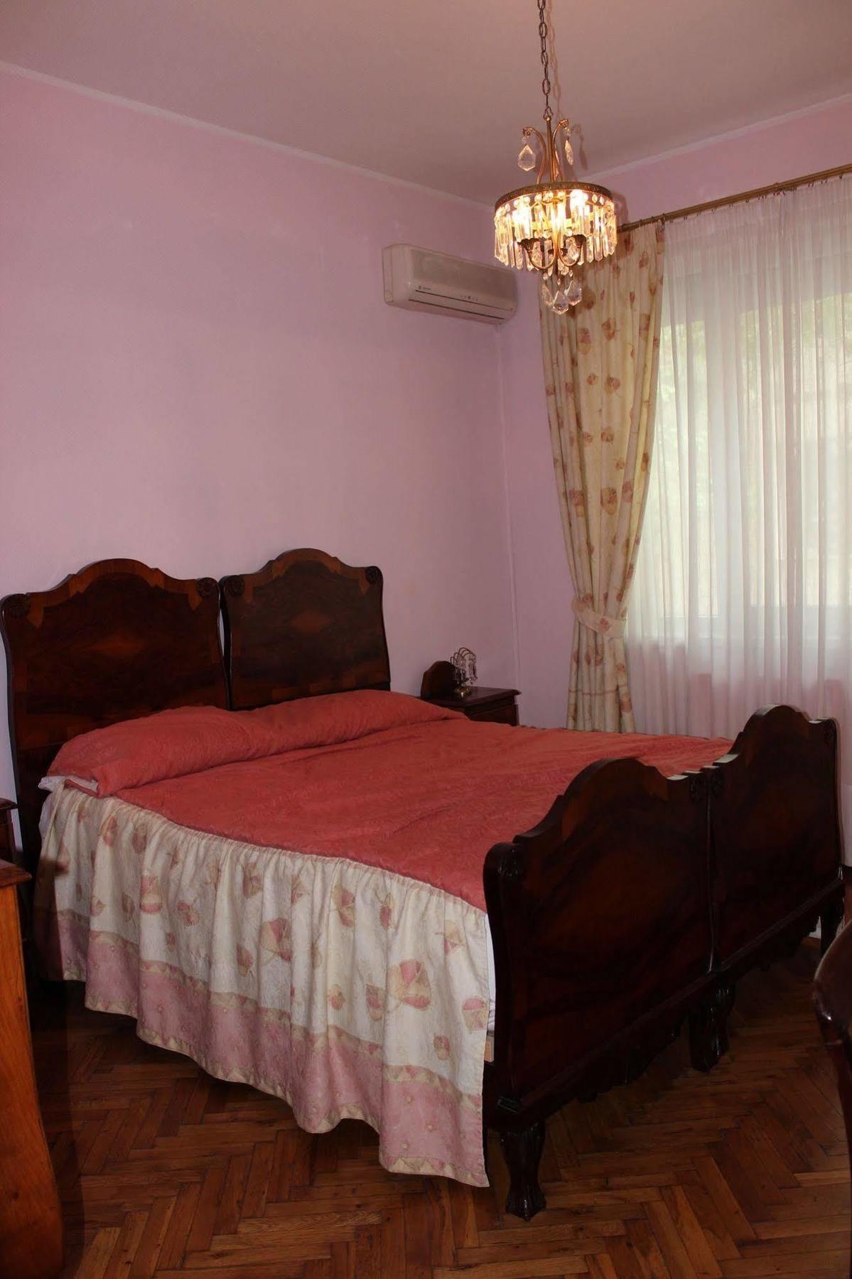 Casa Ferrari Bed & Breakfast Sofia Exterior photo