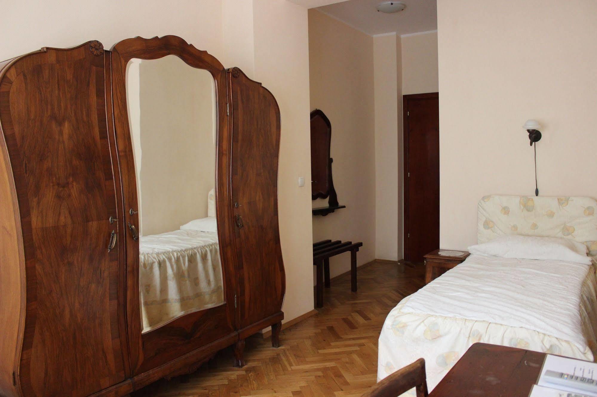 Casa Ferrari Bed & Breakfast Sofia Exterior photo