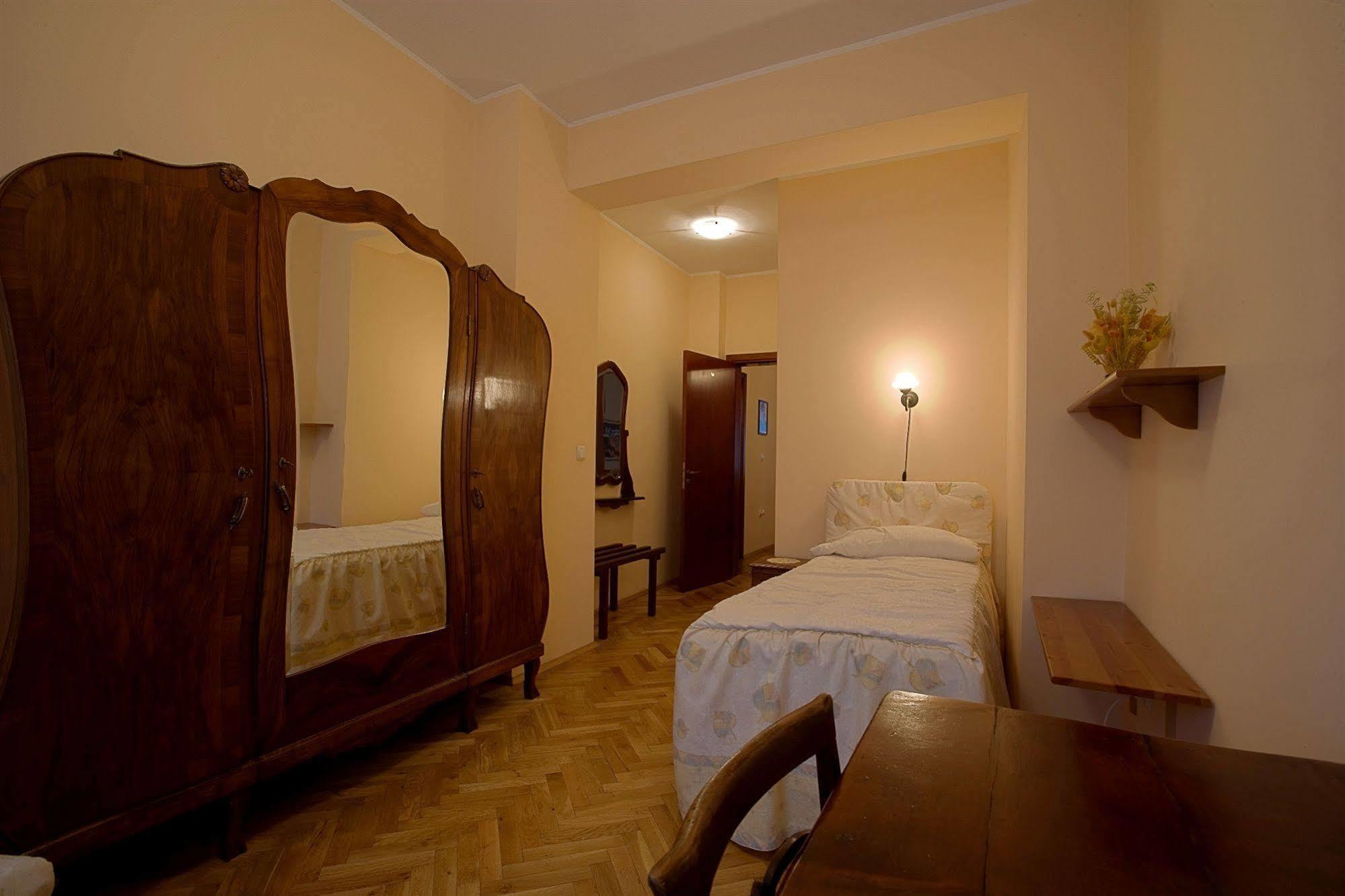 Casa Ferrari Bed & Breakfast Sofia Exterior photo